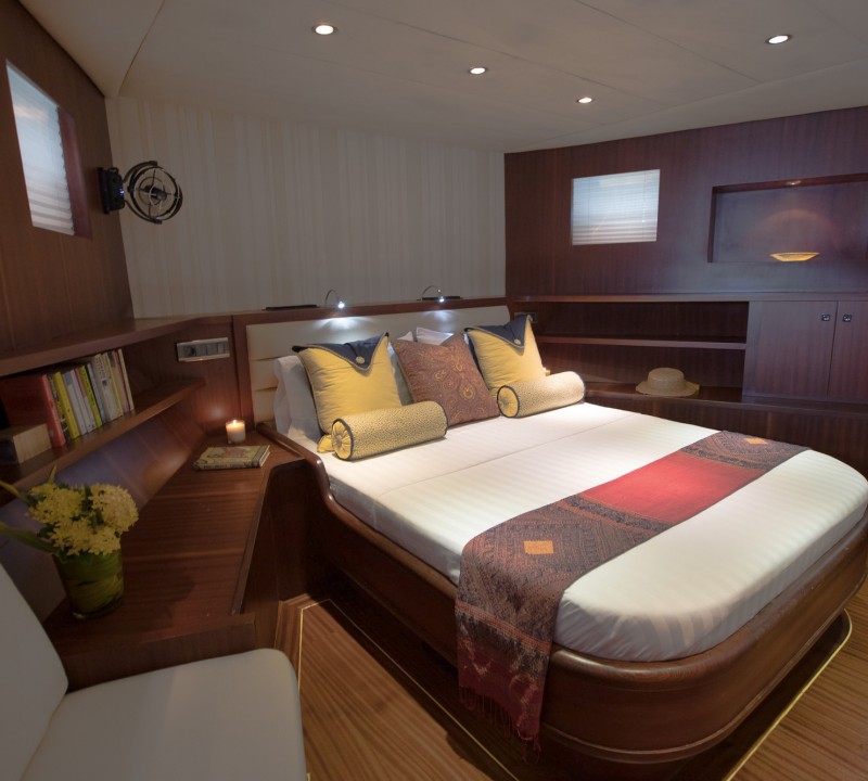 ORIENT PEARL Yacht Charter Details, Custom built CHARTERWORLD Luxury